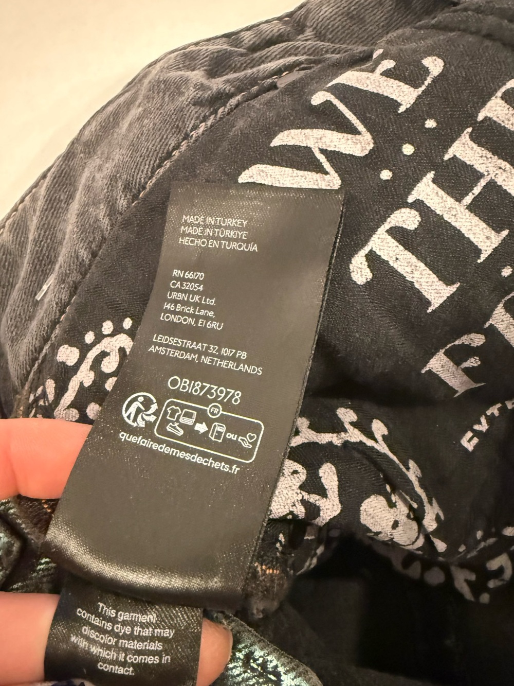 Free People Extreme Measures Metallic Barrel Shorts NEW with Tags Size 26” - Picture 13 of 16